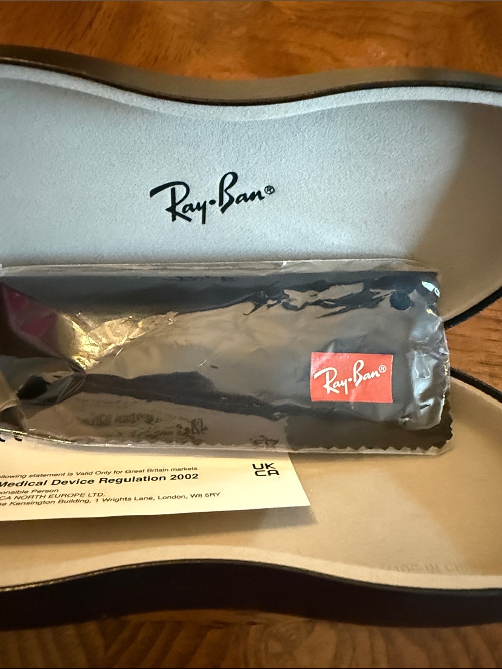 Ray-Ban Black Hard Sunglasses Case with Embossed Logo with Cleaner Cloth - Picture 5 of 7